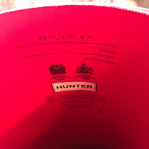 Bright, hot pink tall glossy Hunter rain boots ☔️ - Picture 5 of 8